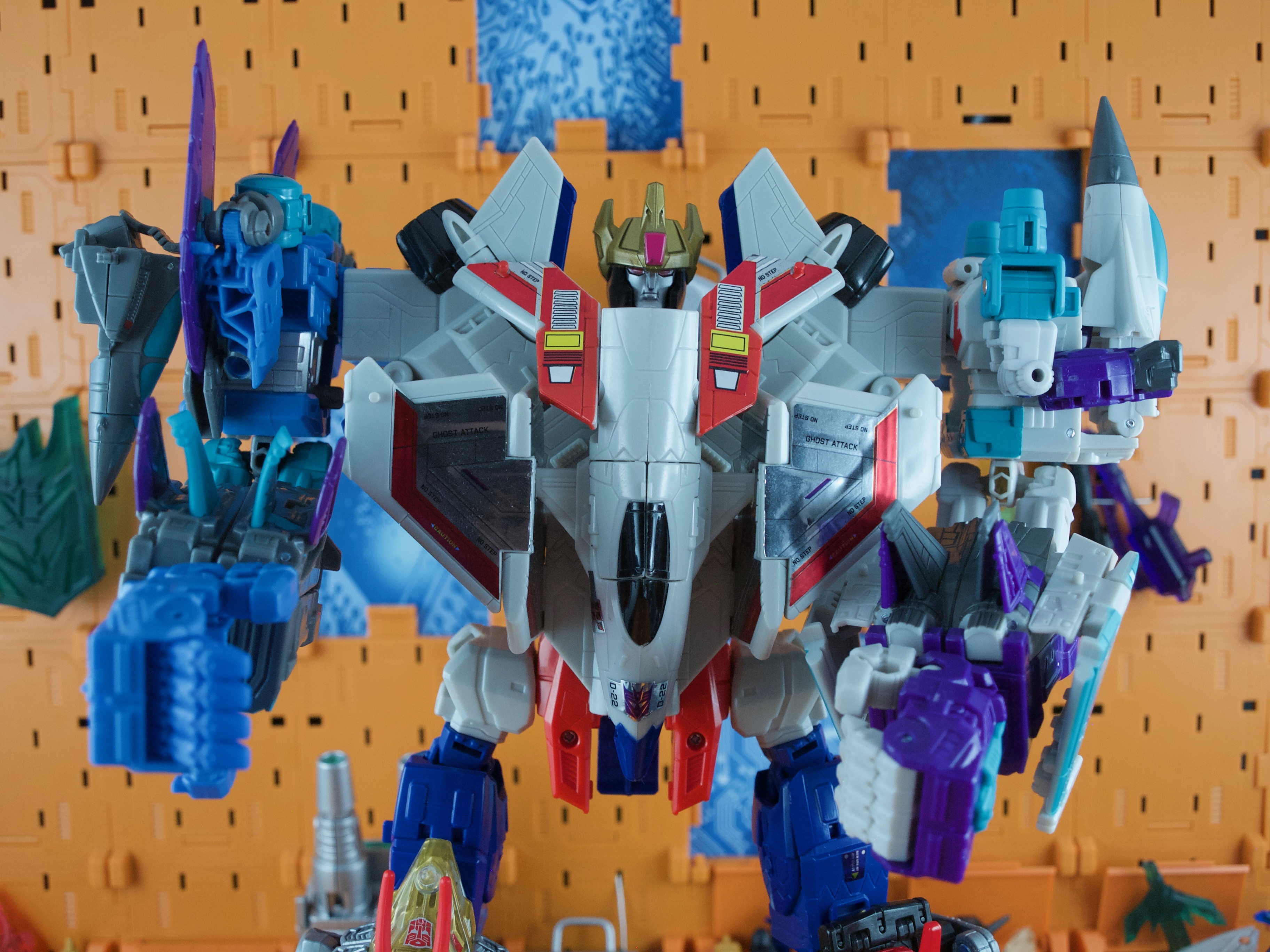 Transformers Power of the Primes Blackwing Combiner Hand 