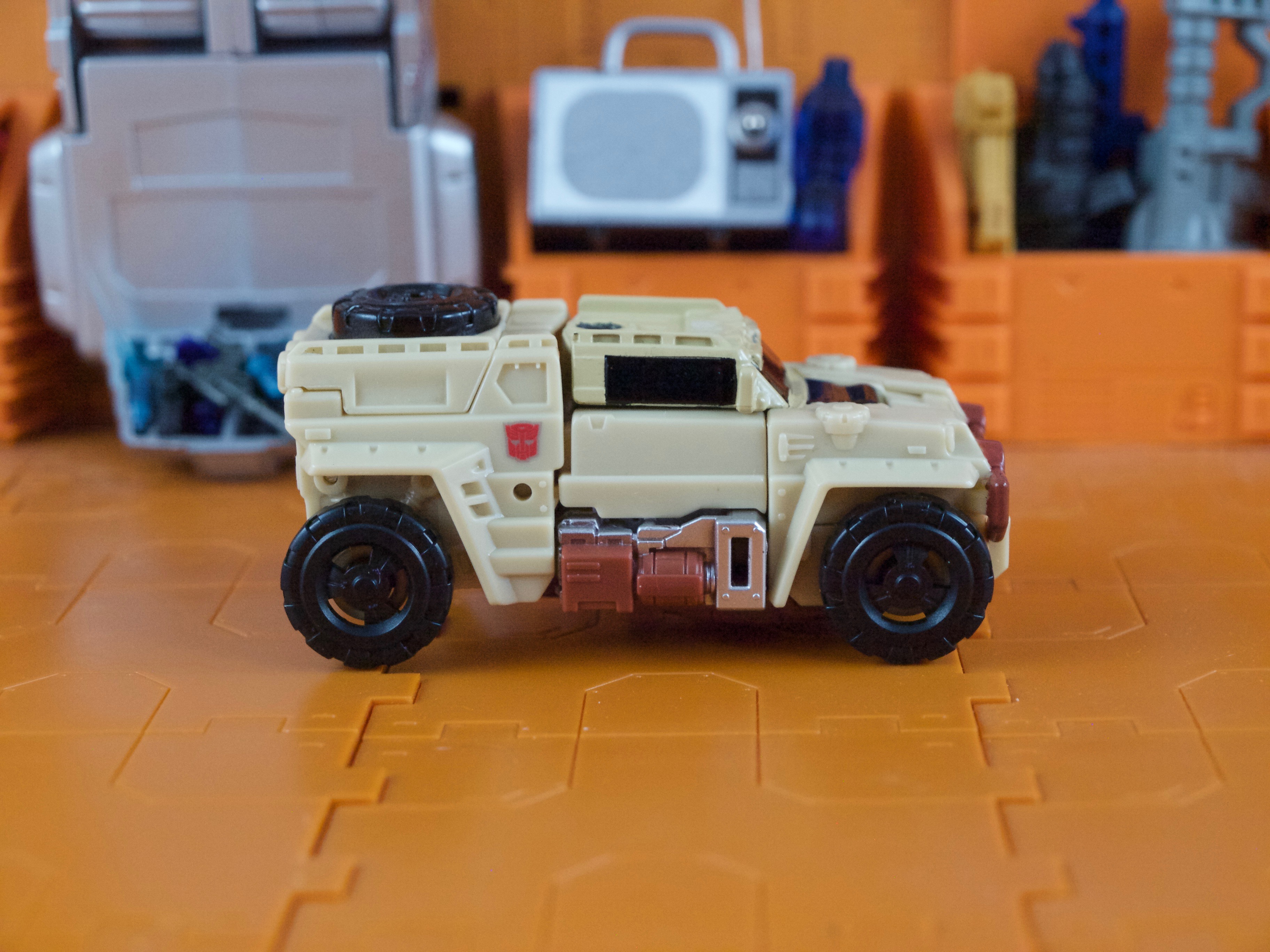 Outback vehicle mode side view