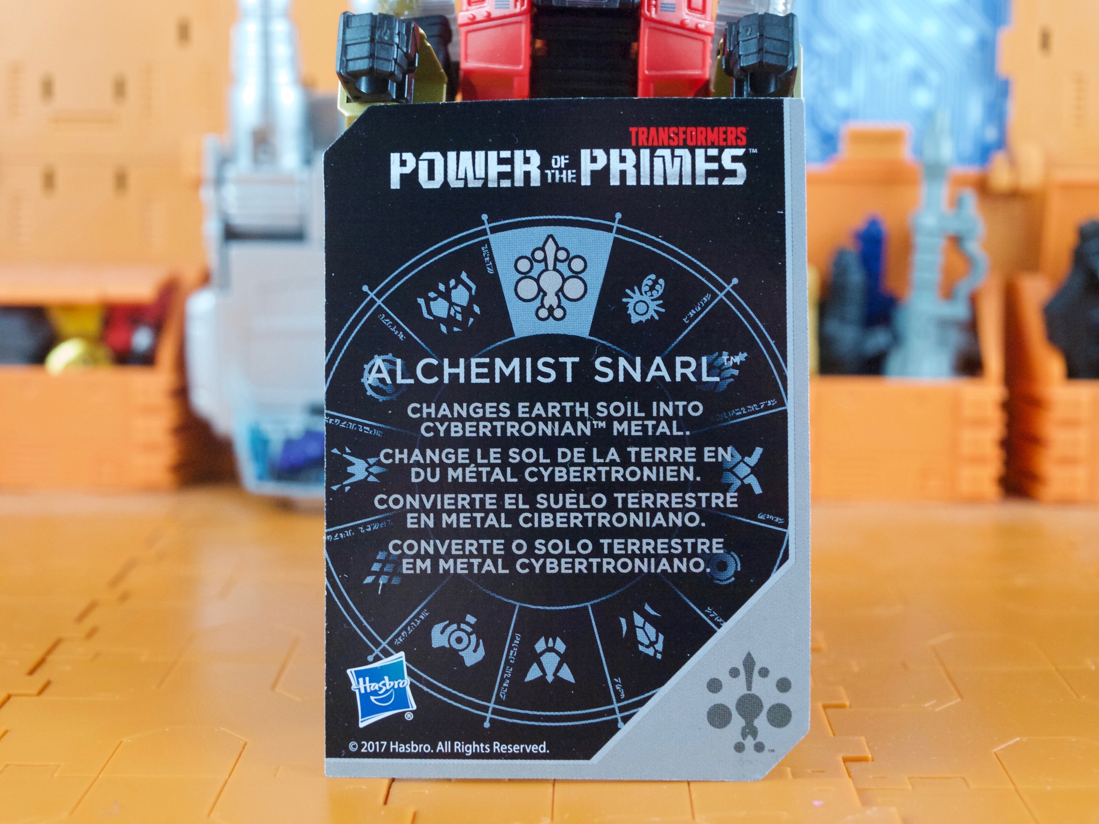 Alchemist Snarl: Changes Earth soil into Cybertronian metal